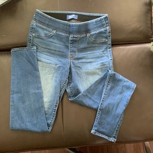 Ladies Rockstar mid rise Jeggins size 8